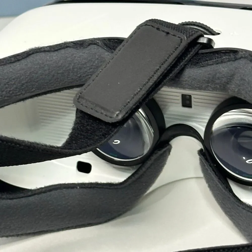 Samsung Gear VR Oculus Virtual Reality Headset